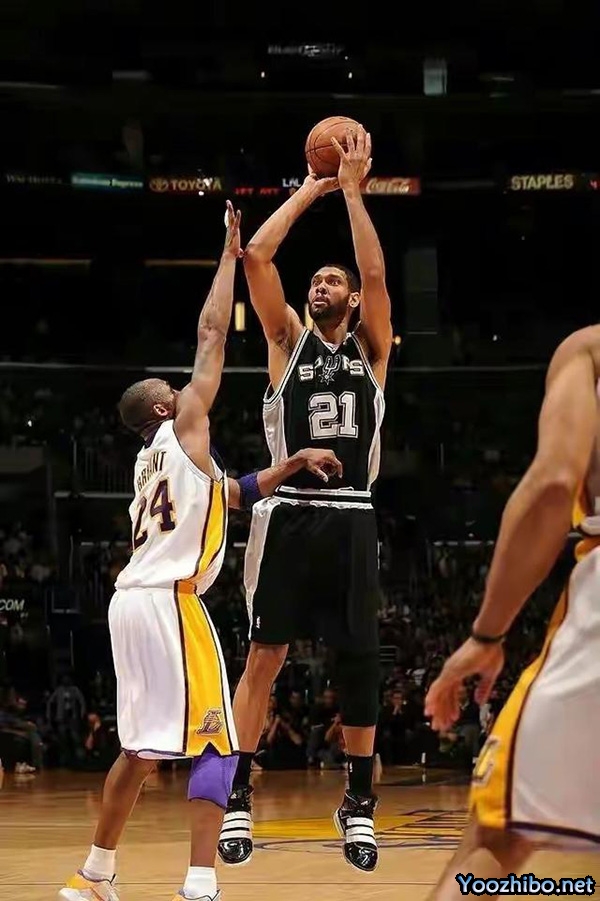 蒂姆-邓肯:NBA75大巨星榜单上的<a href=/lanqiush/spurs/ target=_blank class=infotextkey>马刺</a>传奇